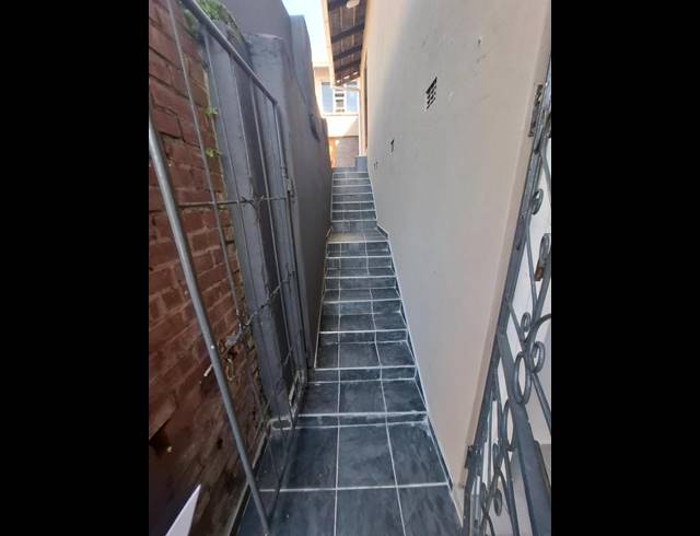 1 BEDROOM PROPERTY TO RENT IN OVERPORT
